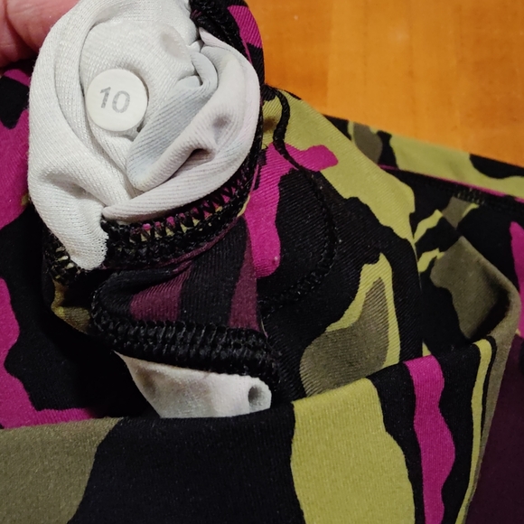 Size 10, Pre-loved, Excellent Condition Lululemon Leggings 🧨 - Picture 3 of 3